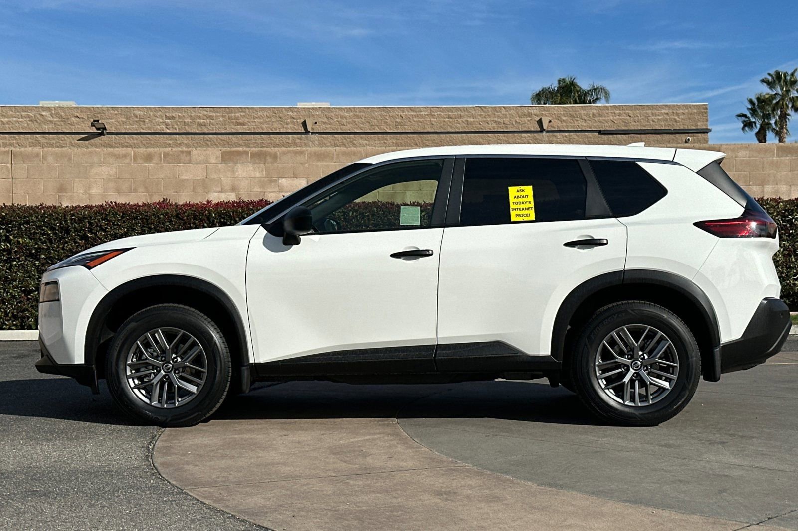 Used 2021 Nissan Rogue S image 7