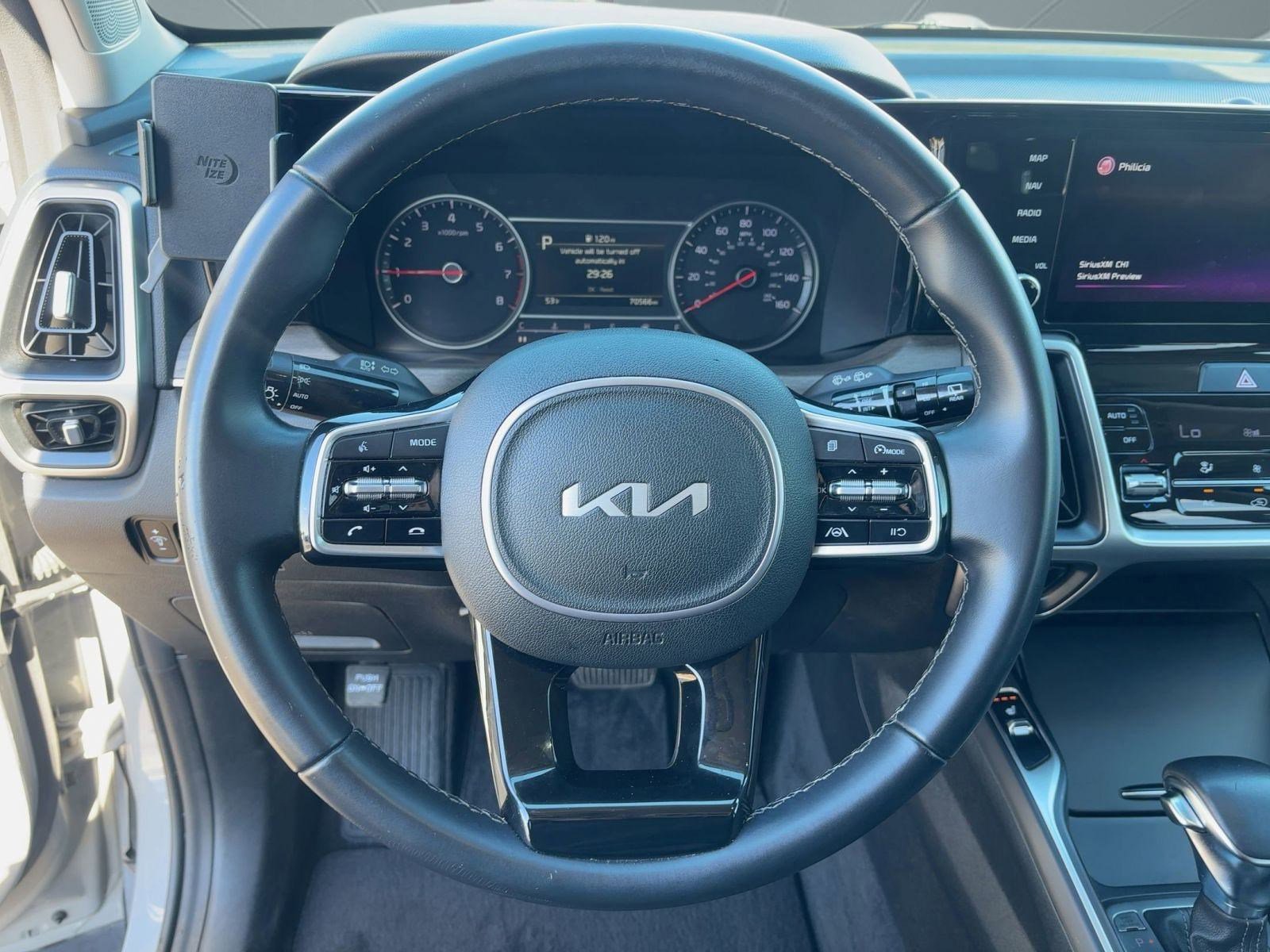 Used 2022 Kia Sorento S w/ Panoramic Sunroof Package image 18