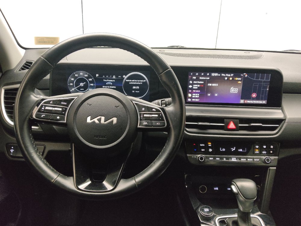 Used 2024 Kia Seltos EX FWD image 22