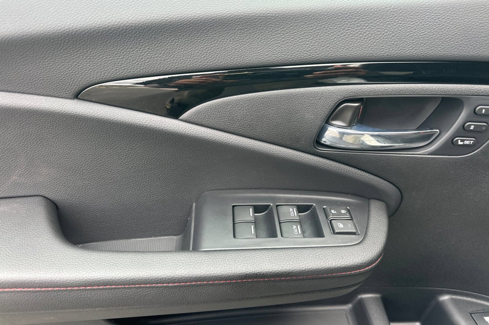 New 2026 Honda Ridgeline Black Edition image 11