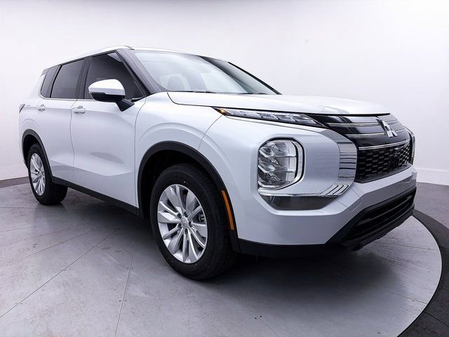 New 2025 Mitsubishi Outlander ES