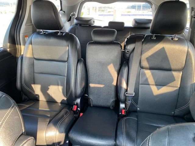 Used 2020 Toyota Sienna SE w/ SE Preferred Package FWD image 19