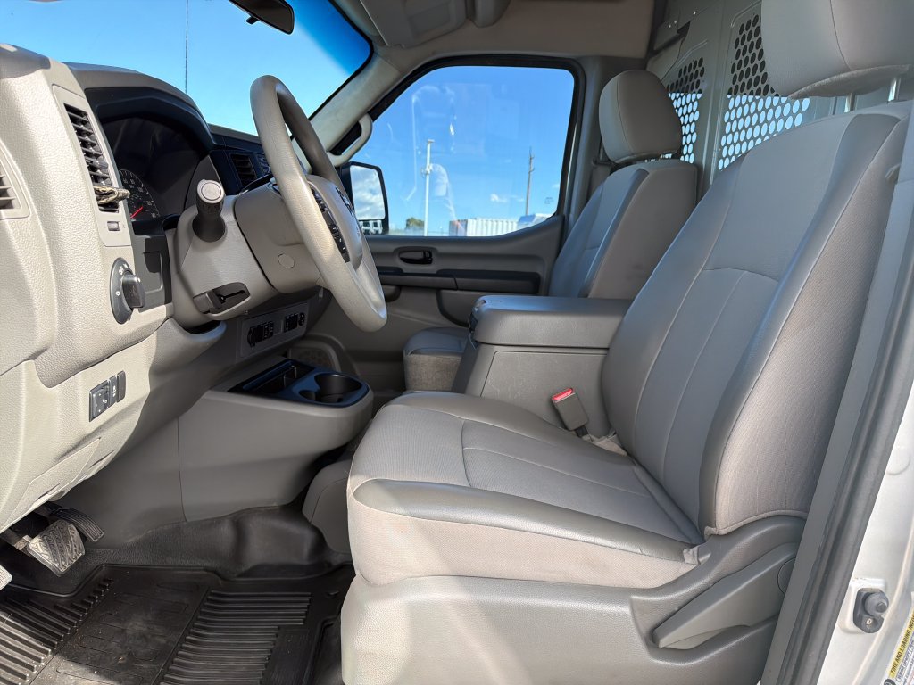 Used 2014 Nissan NV 3500 SV w/ Technology Package RWD image 17