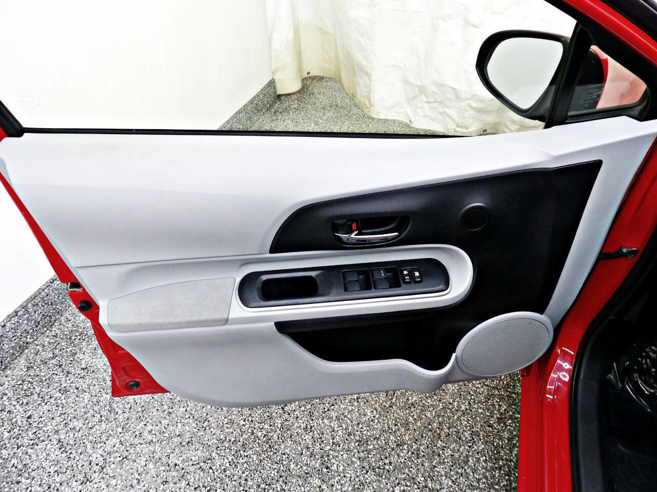 Used 2014 Toyota Prius C Two image 7