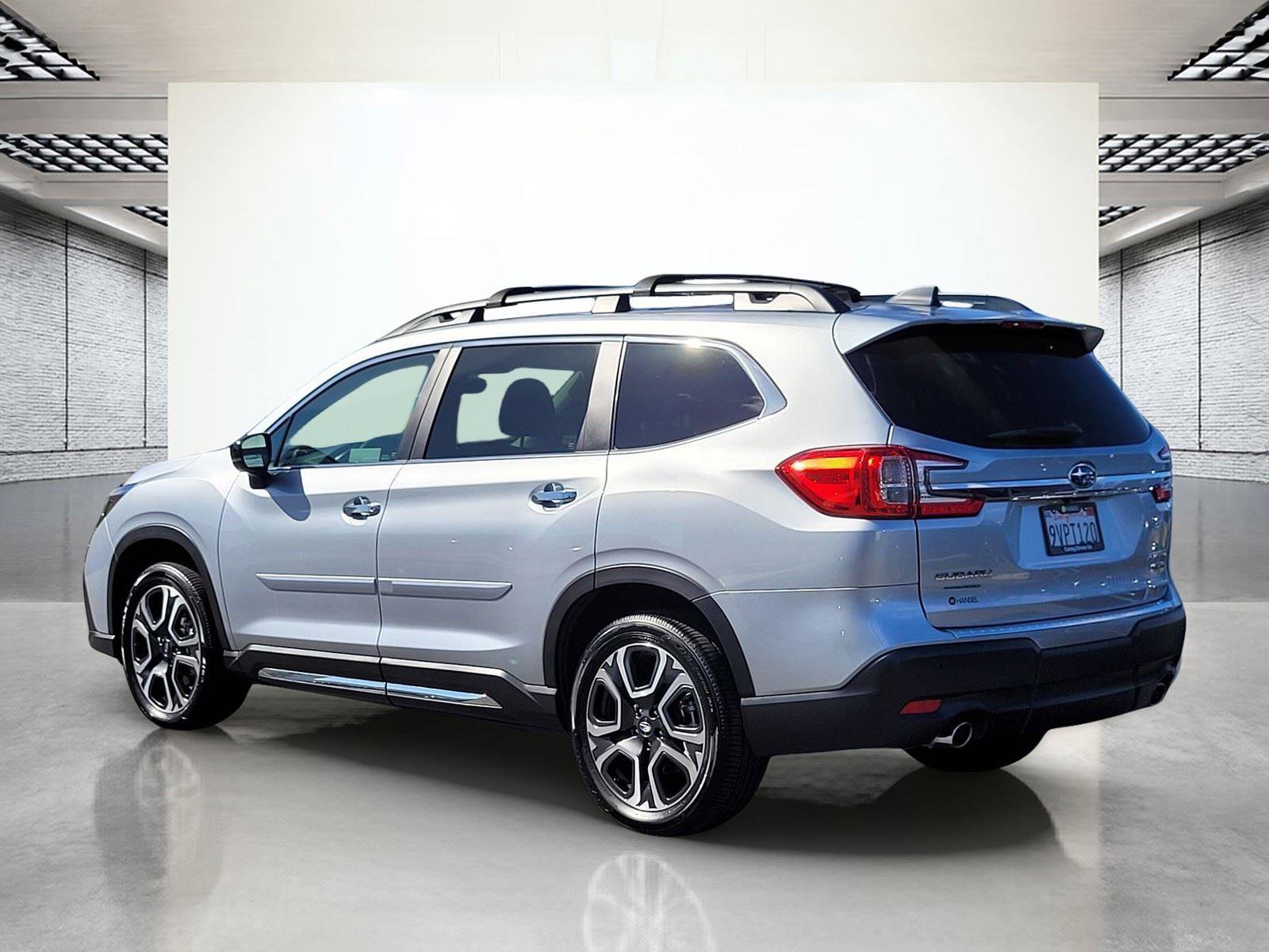 Used 2025 Subaru Ascent Touring image 9