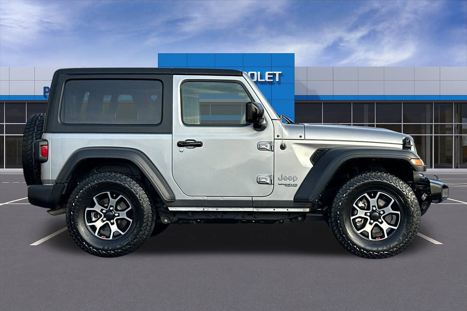 Used 2019 Jeep Wrangler Sport S image 3