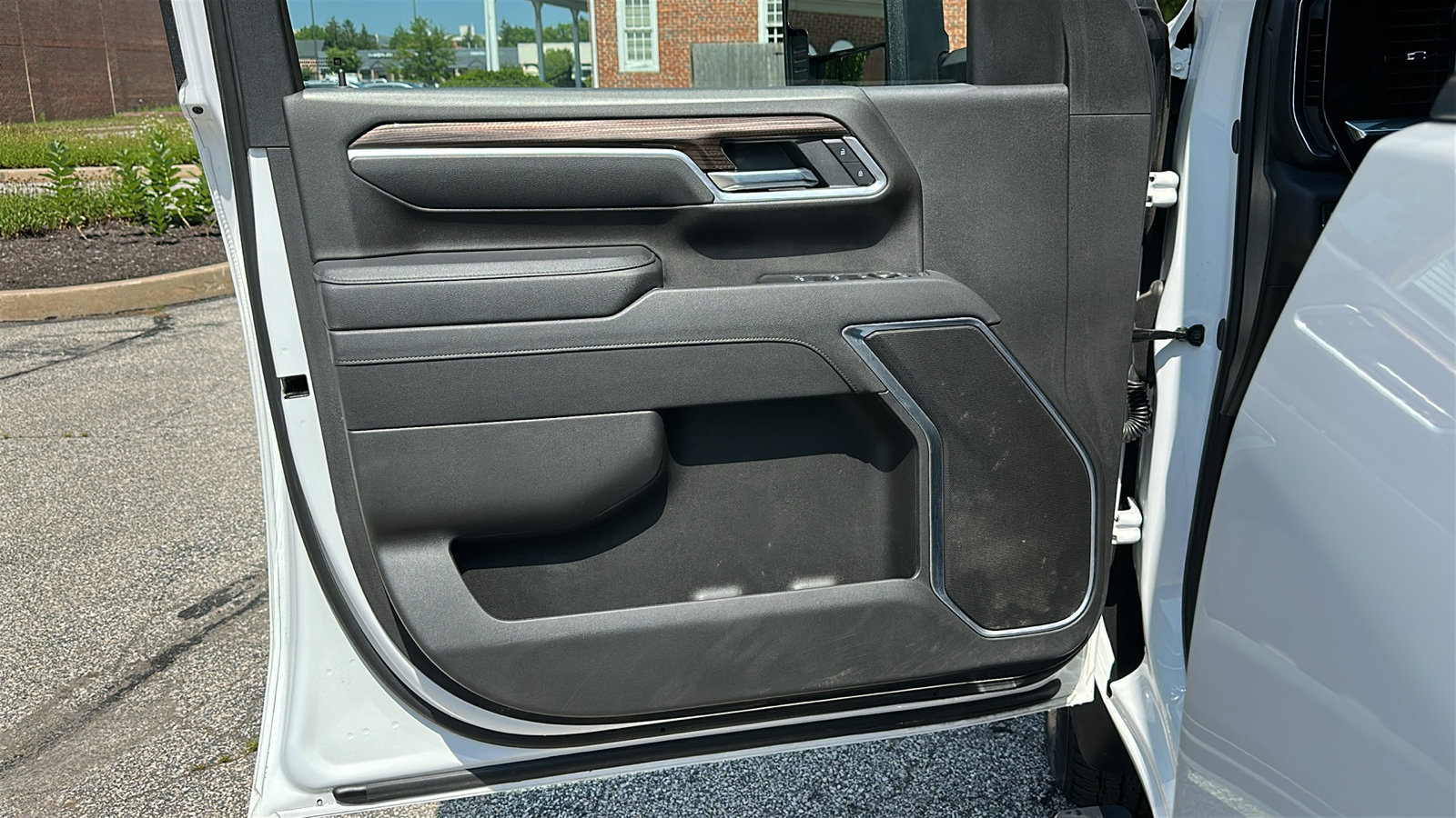 Used 2025 Chevrolet Silverado 2500 LT w/ Convenience Package AWD/4WD image 16