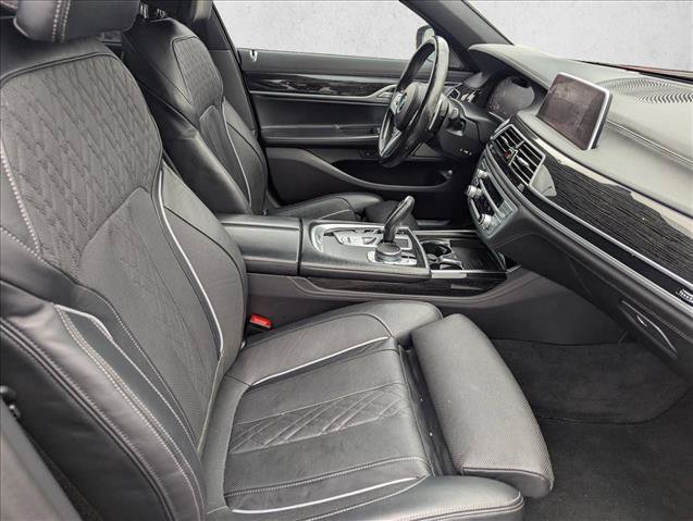 Used 2021 BMW 740i w/ Luxury Rear Seating Package RWD image 29