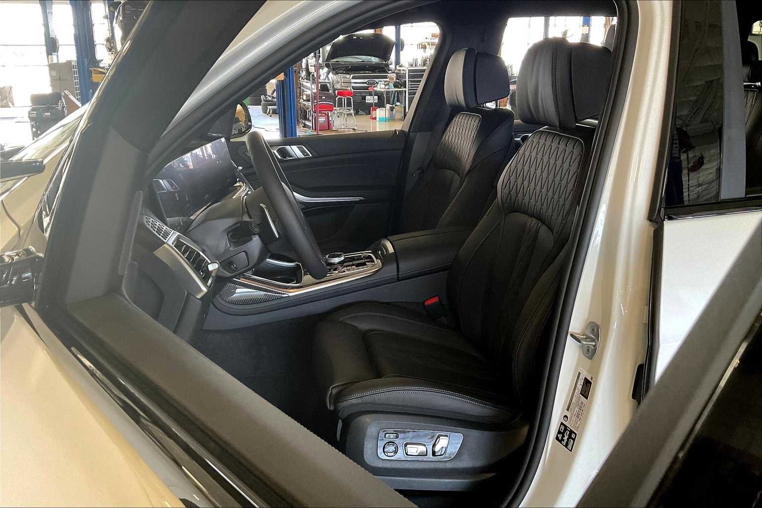 New 2026 BMW X7 M60i image 9