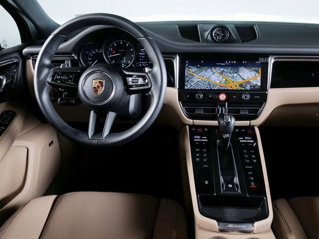 Certified 2025 Porsche Macan 2.0L I4 Turbo image 15