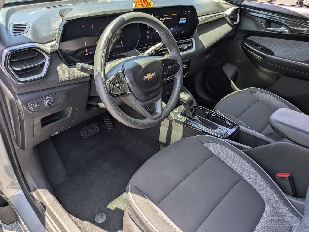 Used 2025 Chevrolet TrailBlazer LT AWD/4WD image 16