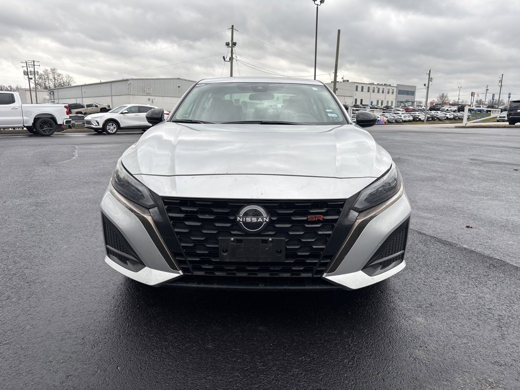 Used 2024 Nissan Altima 2.5 SR image 2