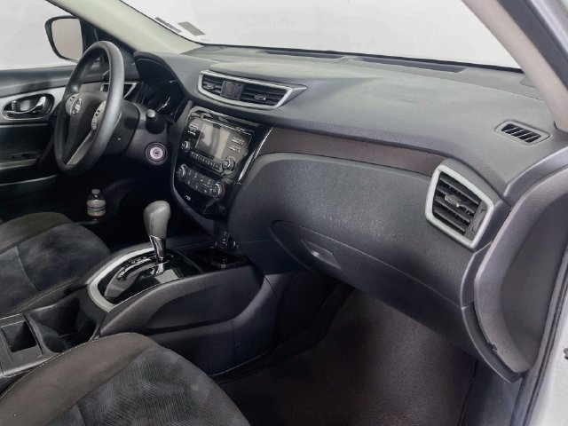 Used 2015 Nissan Rogue S FWD image 28