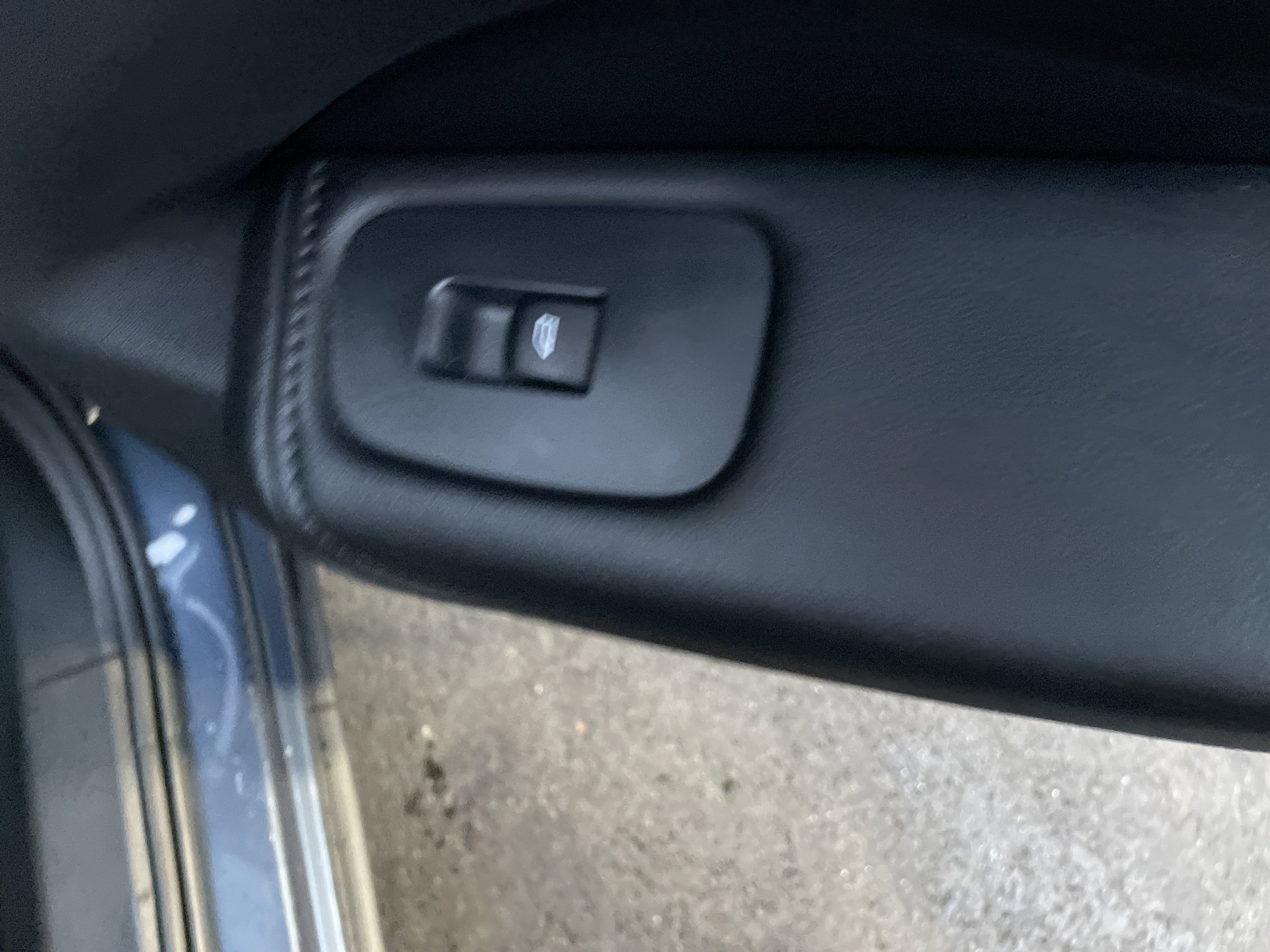 Used 2025 Volvo XC60 B5 Plus image 20