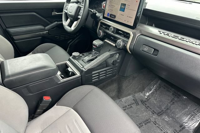 Certified 2025 Toyota Tacoma TRD Off-Road AWD/4WD image 19