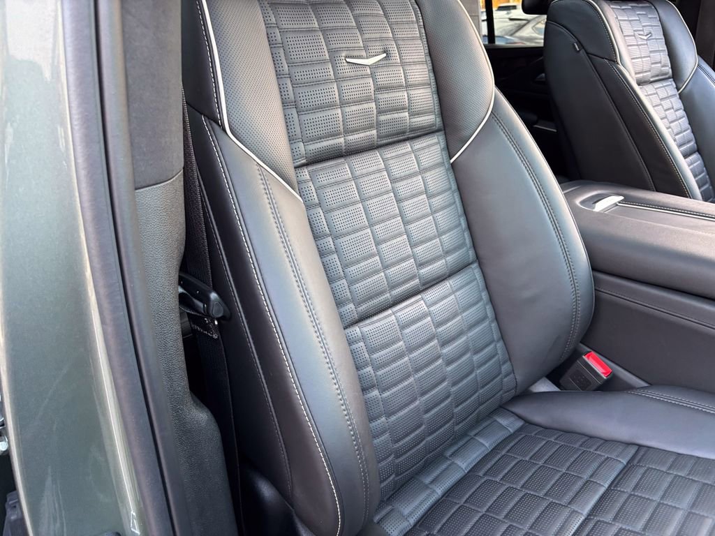 Used 2023 Cadillac Escalade Sport Platinum w/ LPO, ONYX Package image 36