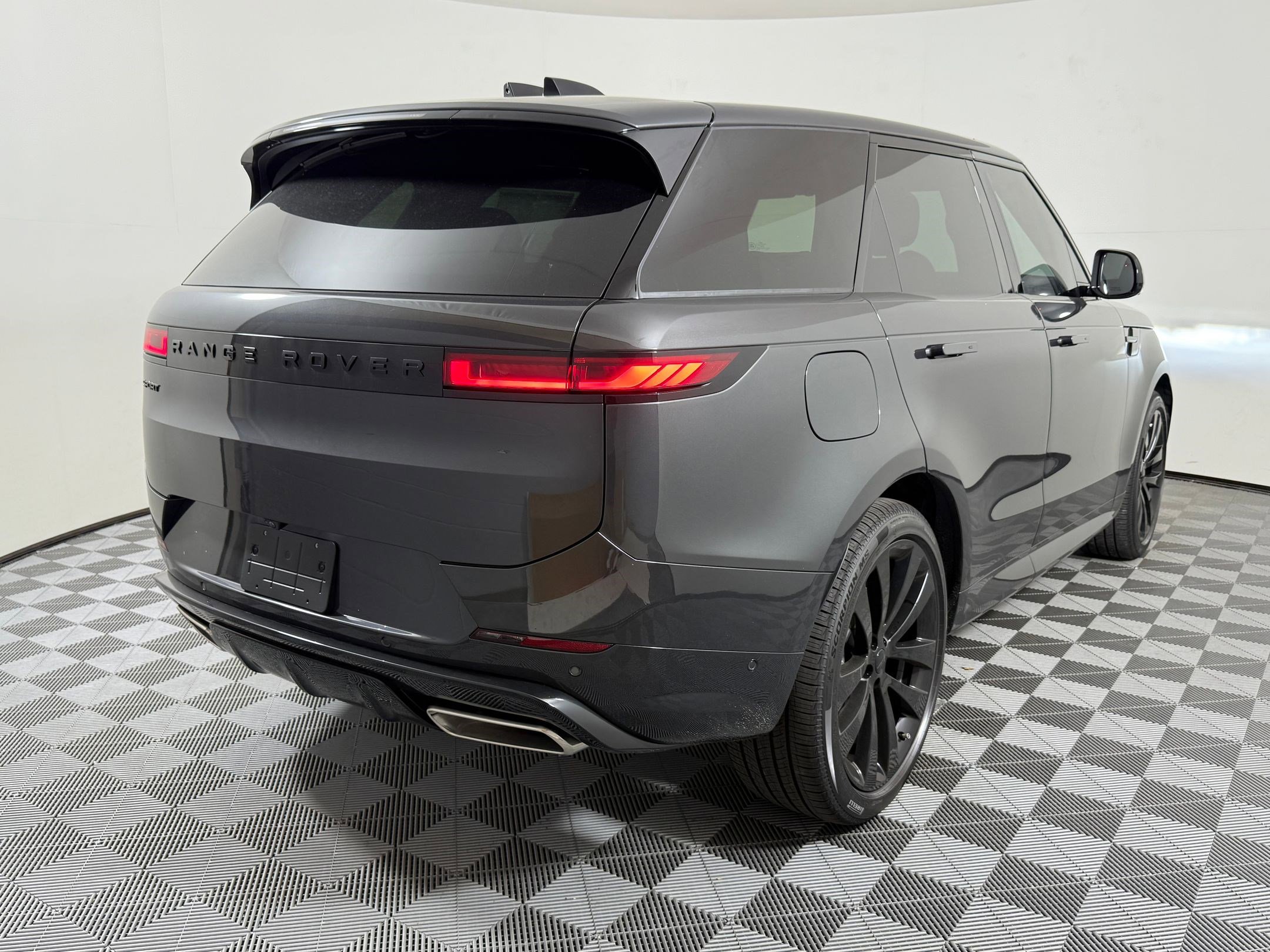 New 2026 Land Rover Range Rover Sport Dynamic SE AWD/4WD image 7