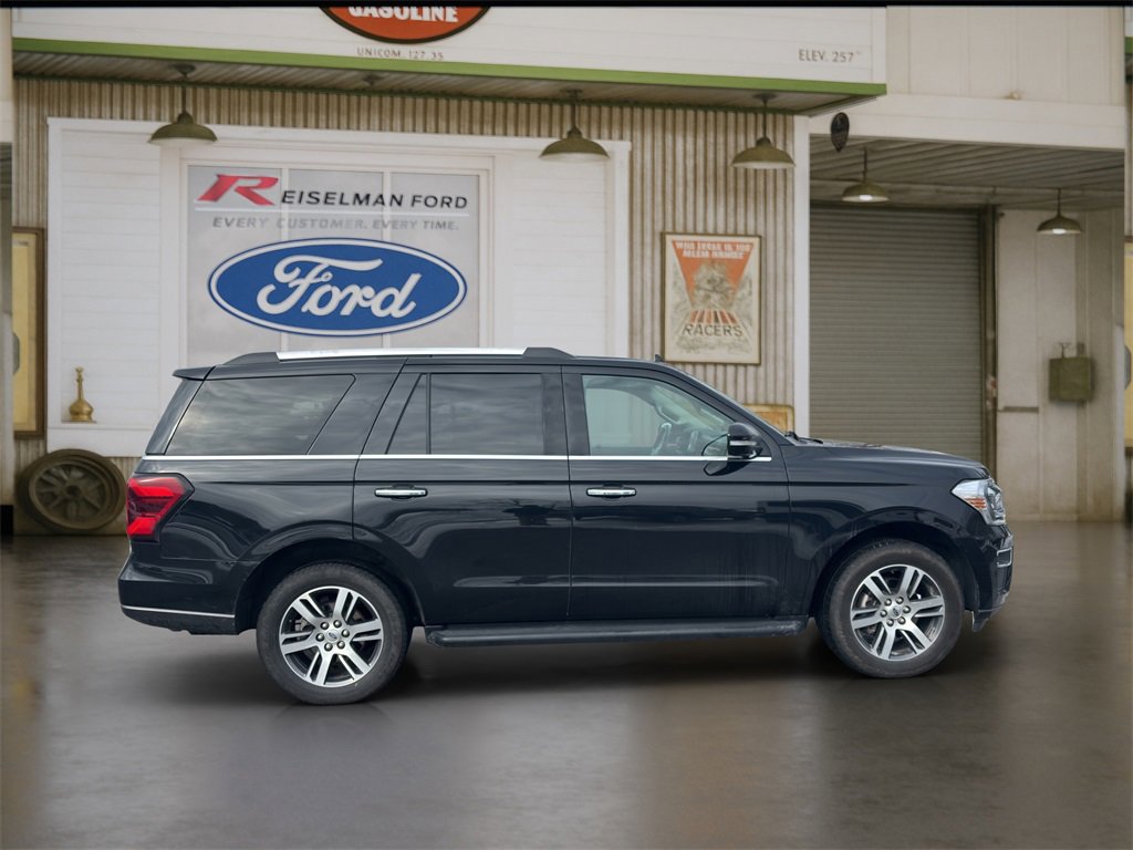 Used 2024 Ford Expedition Limited image 7
