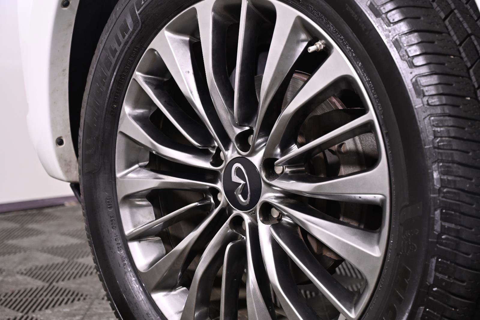 Used 2018 INFINITI QX80 4WD w/ Driver Assistance Package image 43
