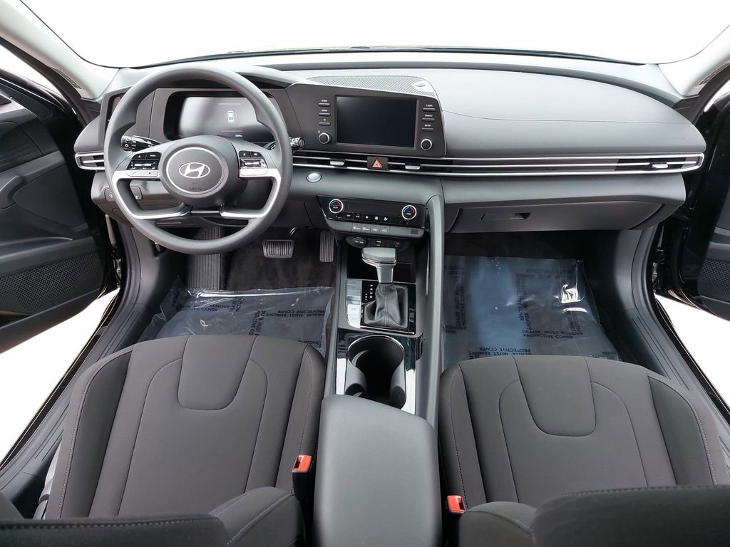 Certified 2025 Hyundai Elantra Hybrid FWD image 9