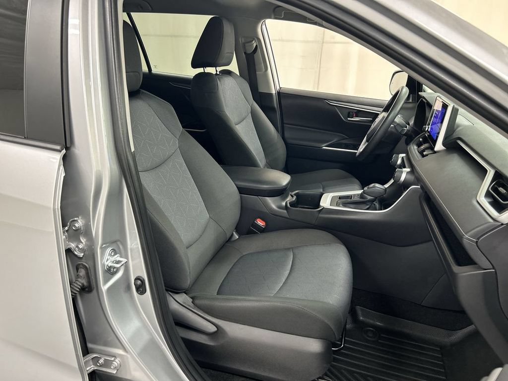 Used 2024 Toyota RAV4 XLE AWD/4WD image 22