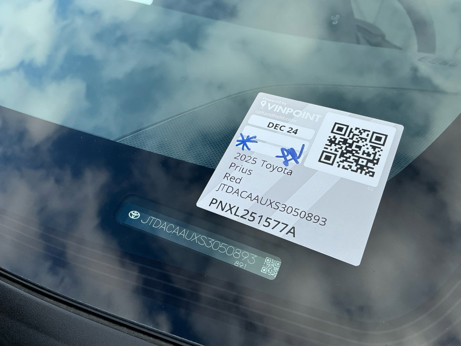 Used 2025 Toyota Prius XLE image 23