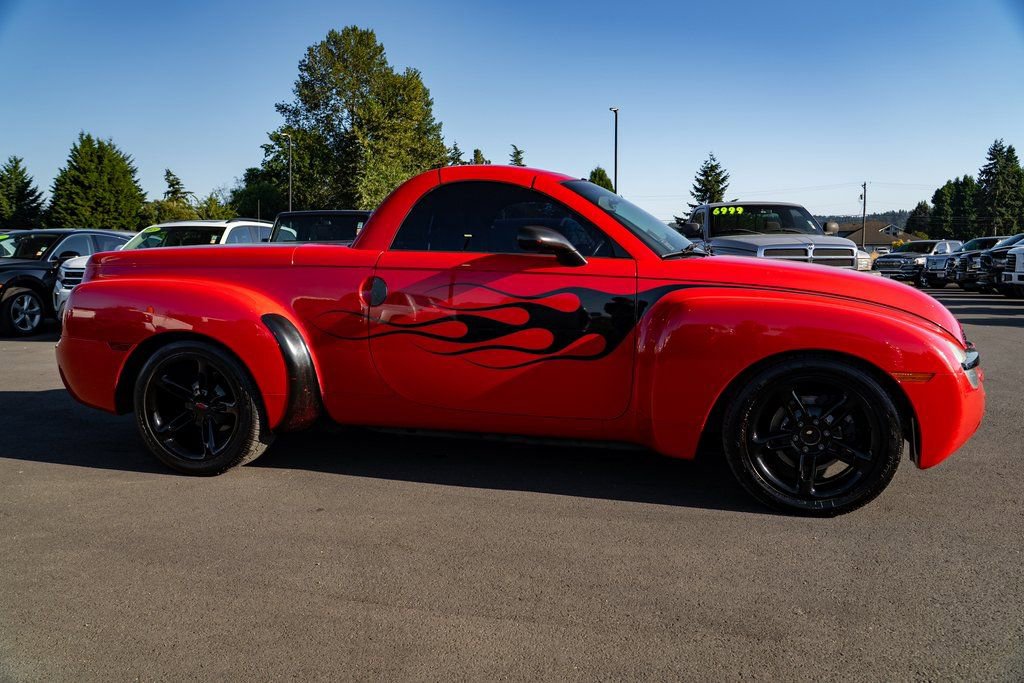 Used 2003 Chevrolet SSR w/ Preferred Equipment Group image 9