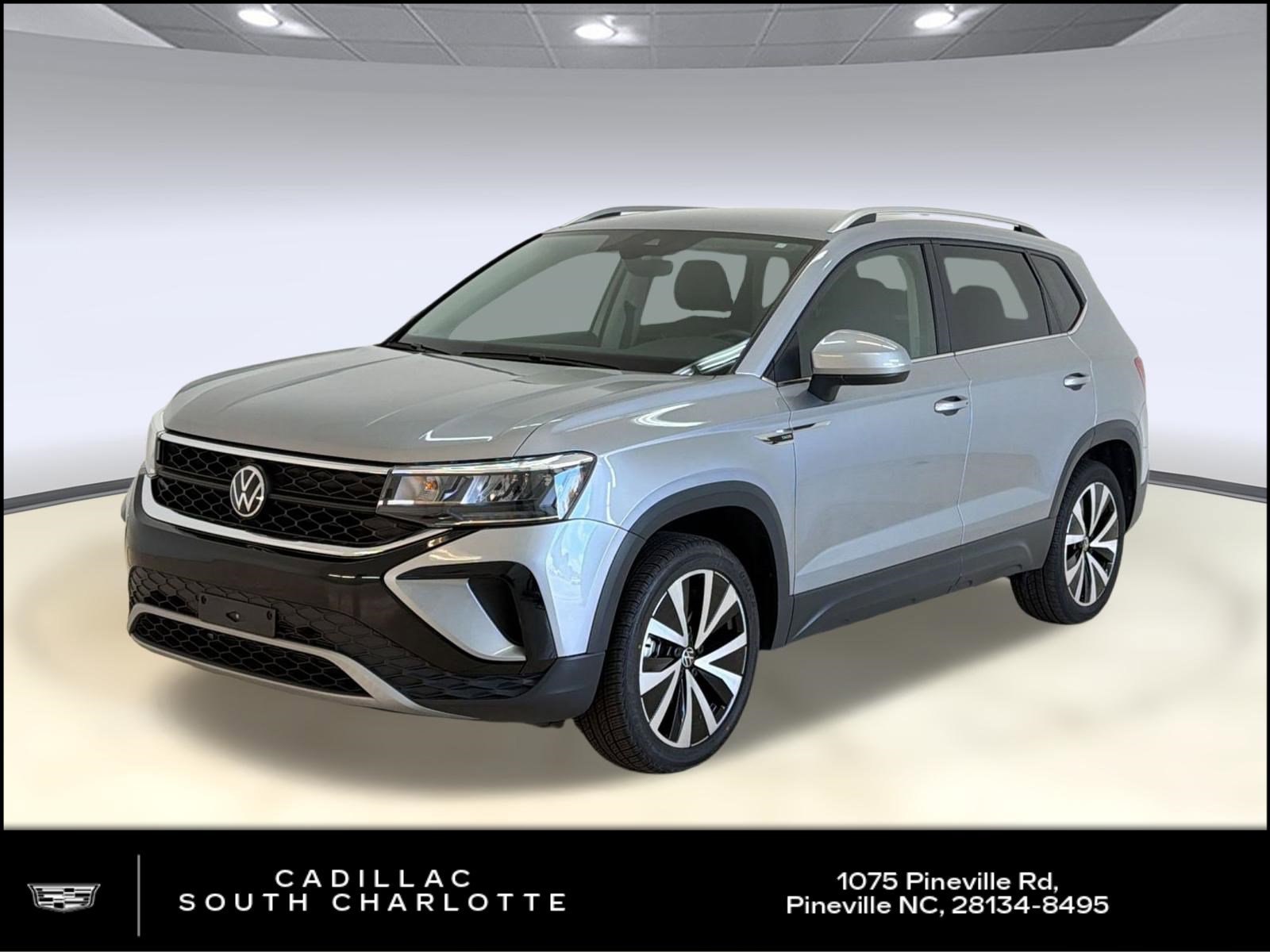 Used 2024 Volkswagen Taos SE FWD image 1