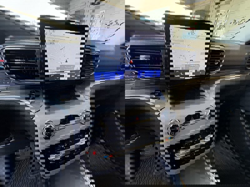 Used 2024 Ford Explorer XLT w/ Equipment Group 202A image 20