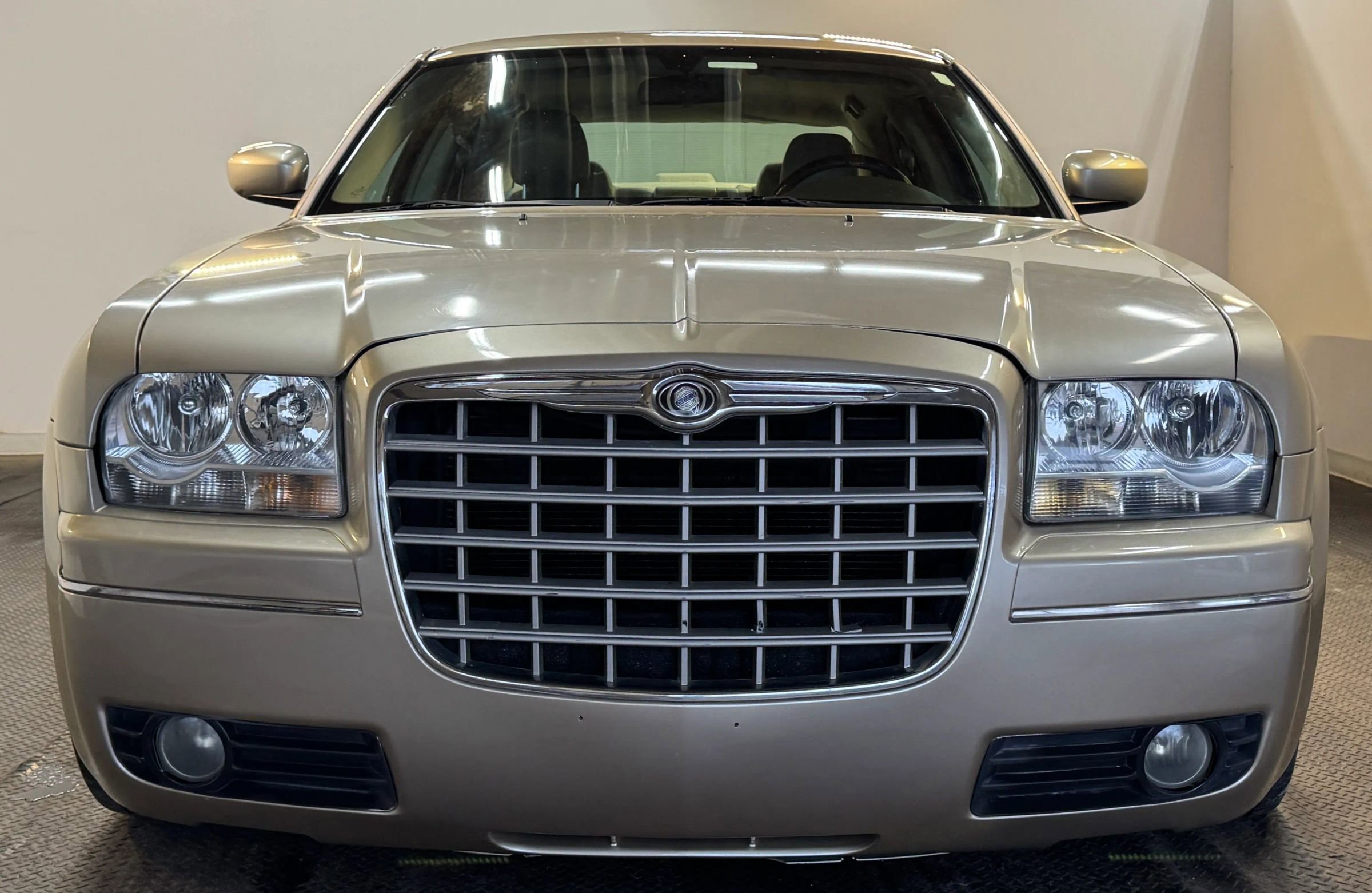 Used 2006 Chrysler 300 Touring RWD image 3