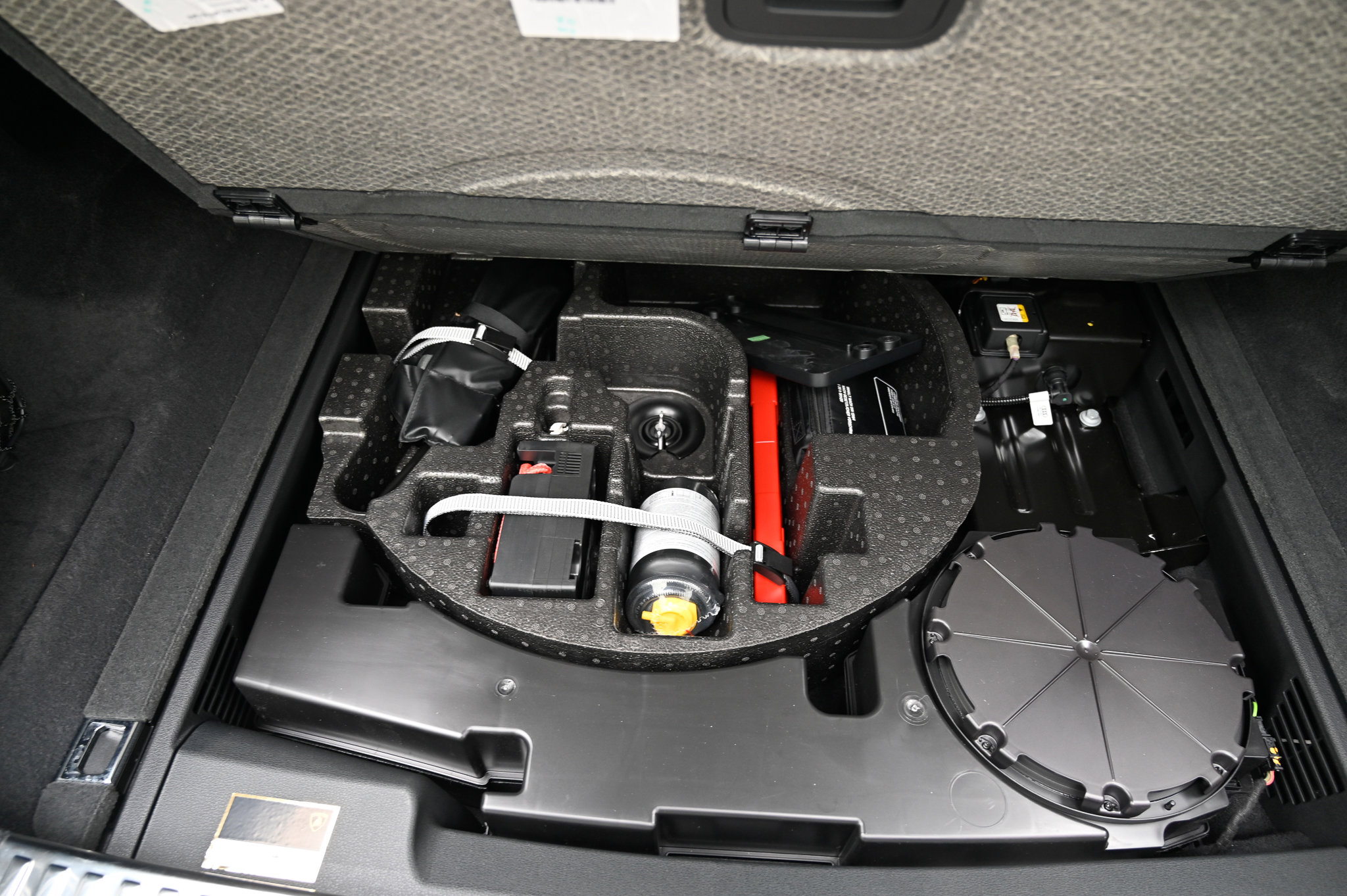 Used 2021 Lamborghini Urus image 46