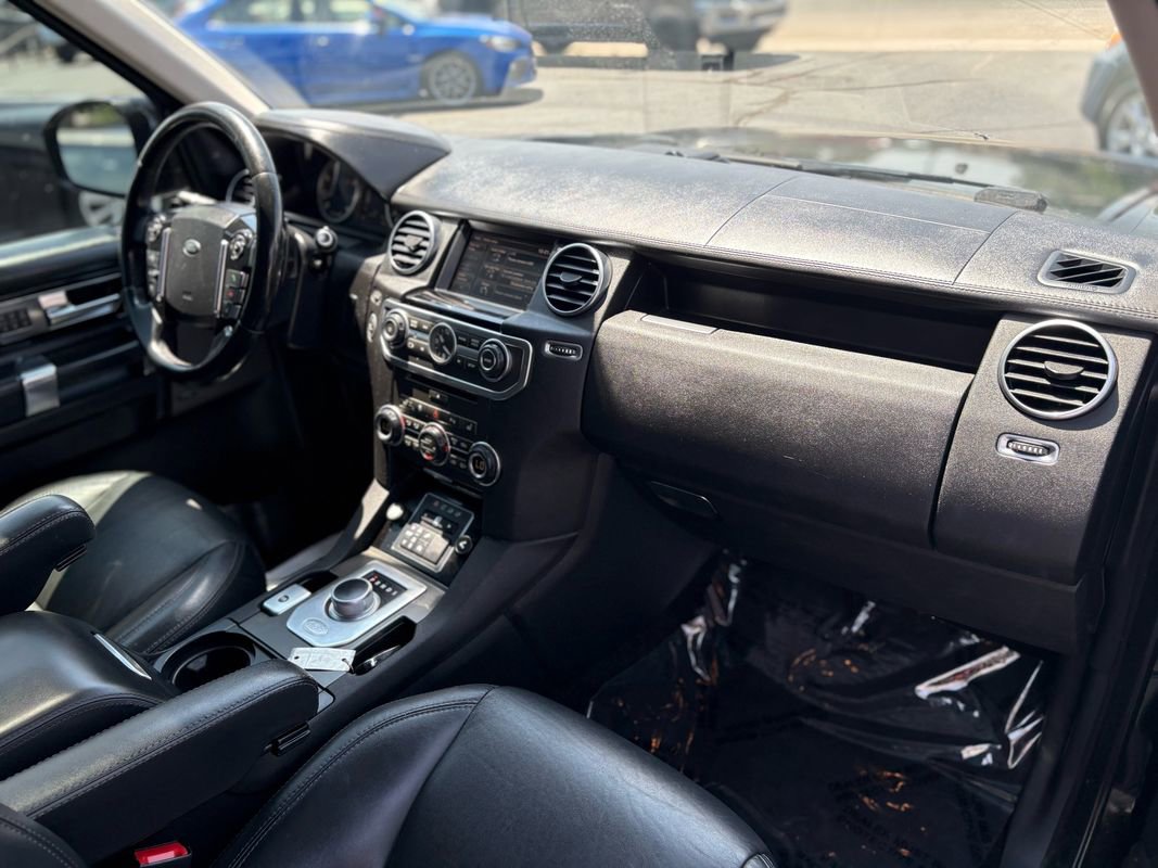Used 2015 Land Rover LR4 HSE LUX image 24