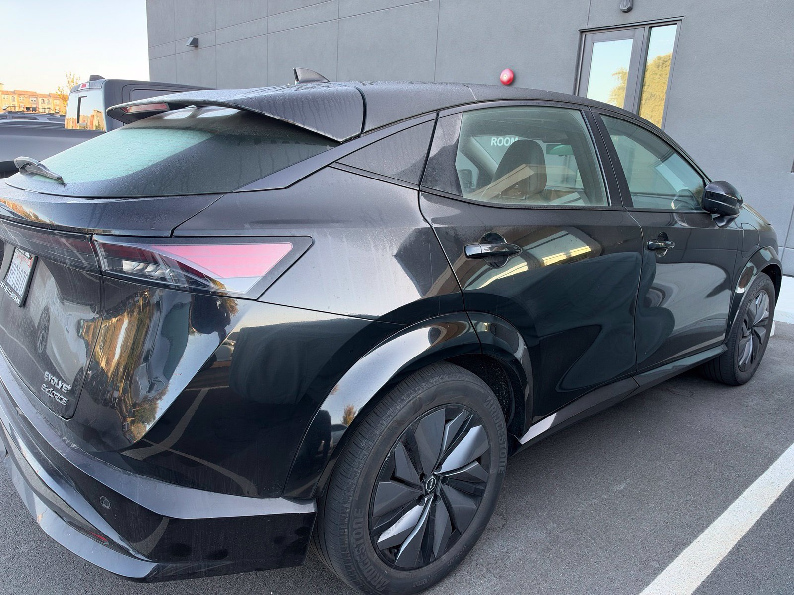 Used 2024 Nissan Ariya AWD image 4