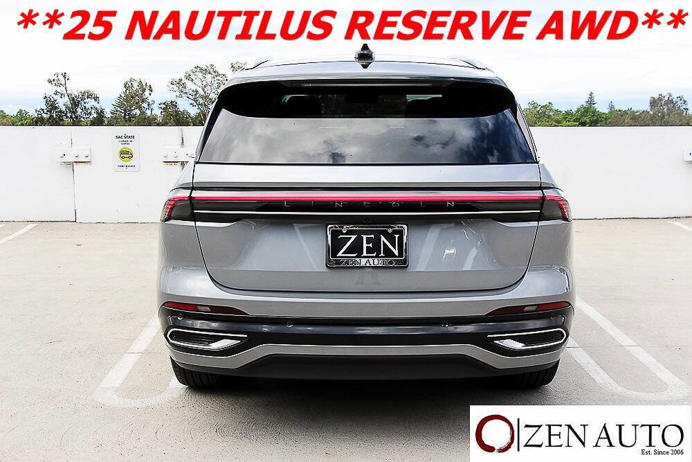 Used 2025 Lincoln Nautilus Reserve image 10