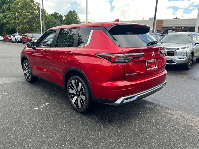 New 2025 Mitsubishi Outlander SE image 5