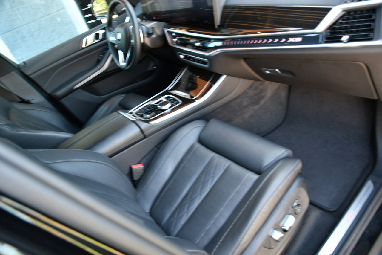 Used 2025 BMW X5 xDrive50e image 32