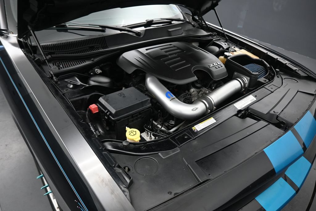 Used 2012 Dodge Challenger SXT RWD image 39