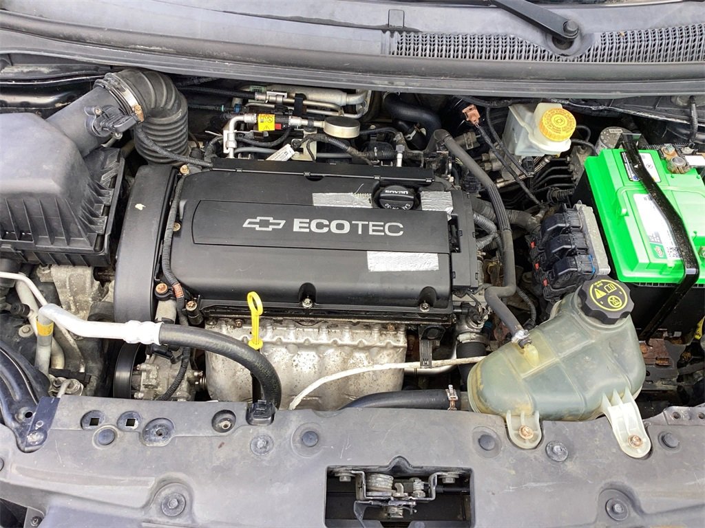 Used 2013 Chevrolet Sonic LT image 19