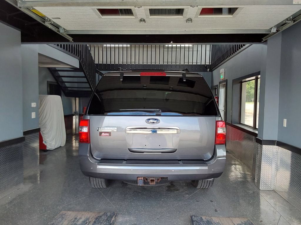 Used 2014 Ford Expedition XLT w/ Leather Seating Package AWD/4WD image 12