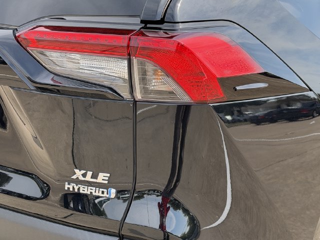 Certified 2023 Toyota RAV4 XLE Premium AWD/4WD image 7