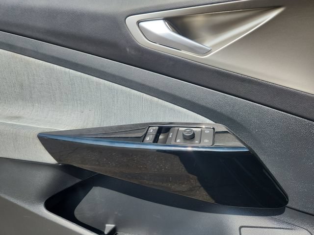 Certified 2023 Volkswagen ID.4 Pro AWD/4WD image 6