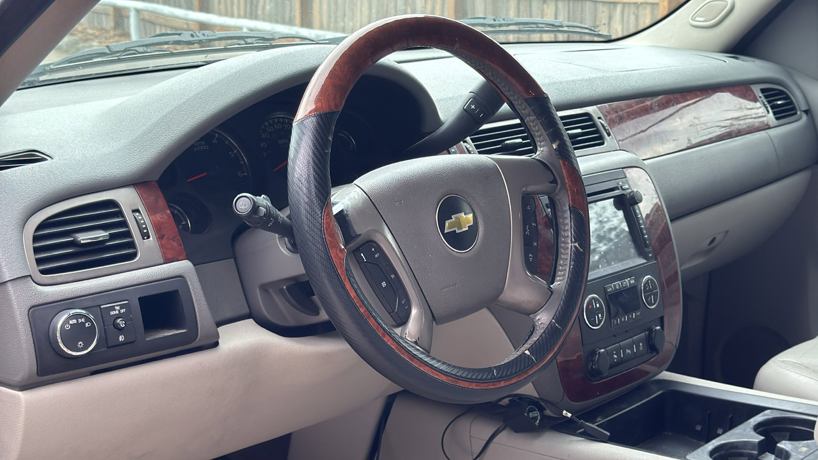 Used 2013 Chevrolet Suburban LT image 10