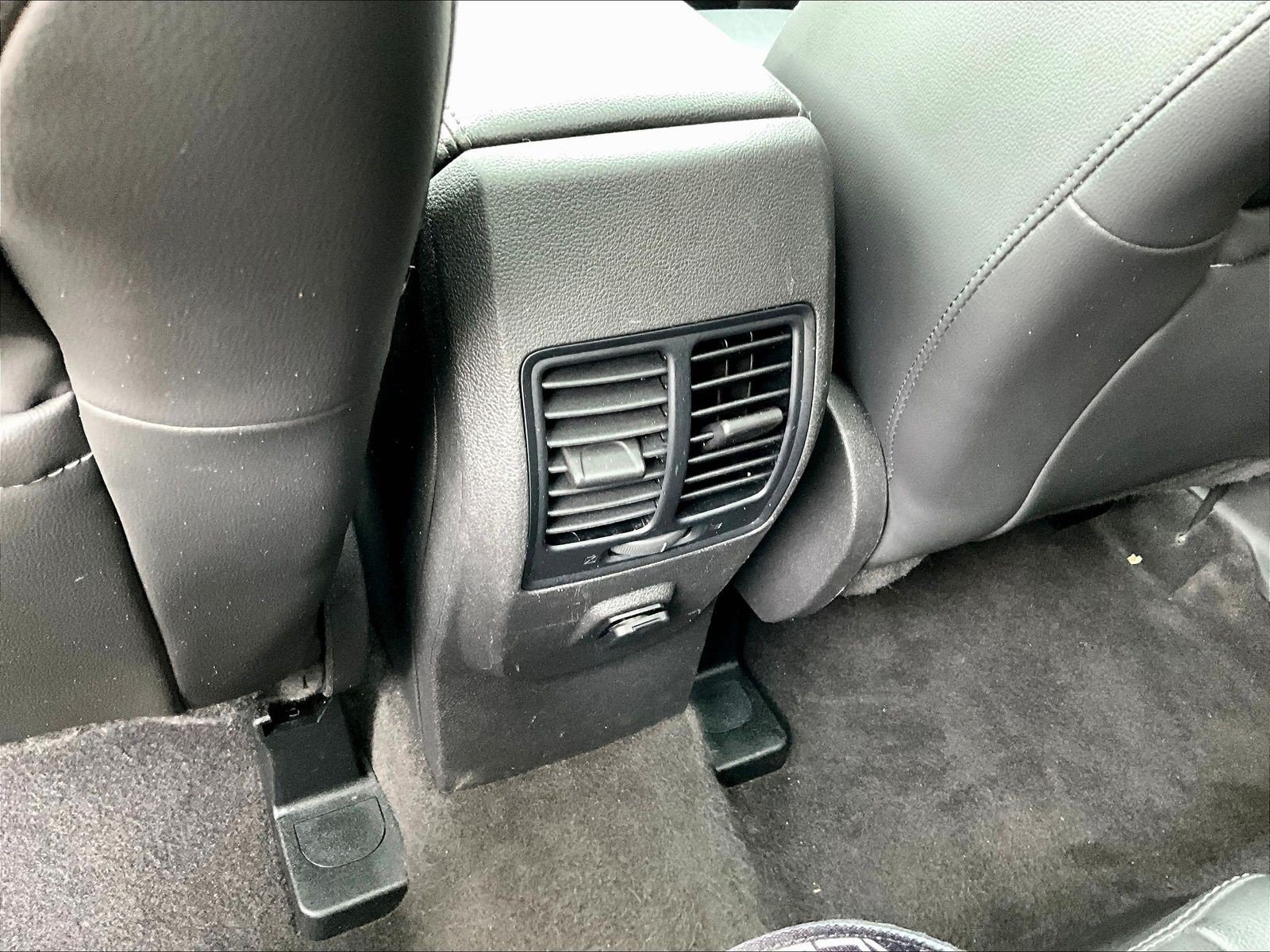 Used 2019 Ford Escape SEL FWD image 10