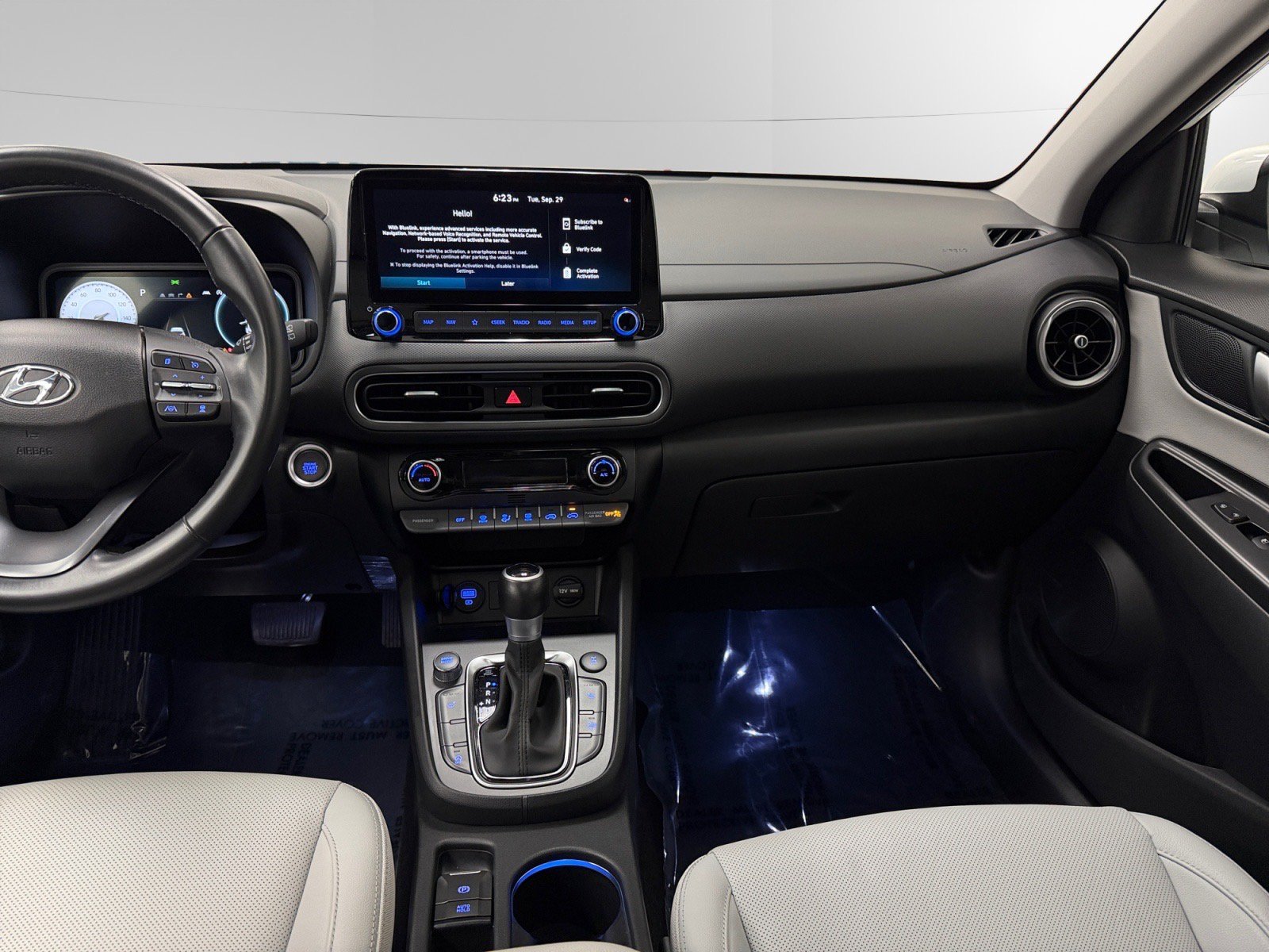 Used 2023 Hyundai Kona Limited AWD/4WD image 11