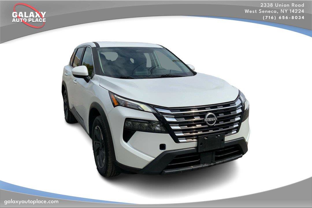 Used 2025 Nissan Rogue SV AWD/4WD image 3