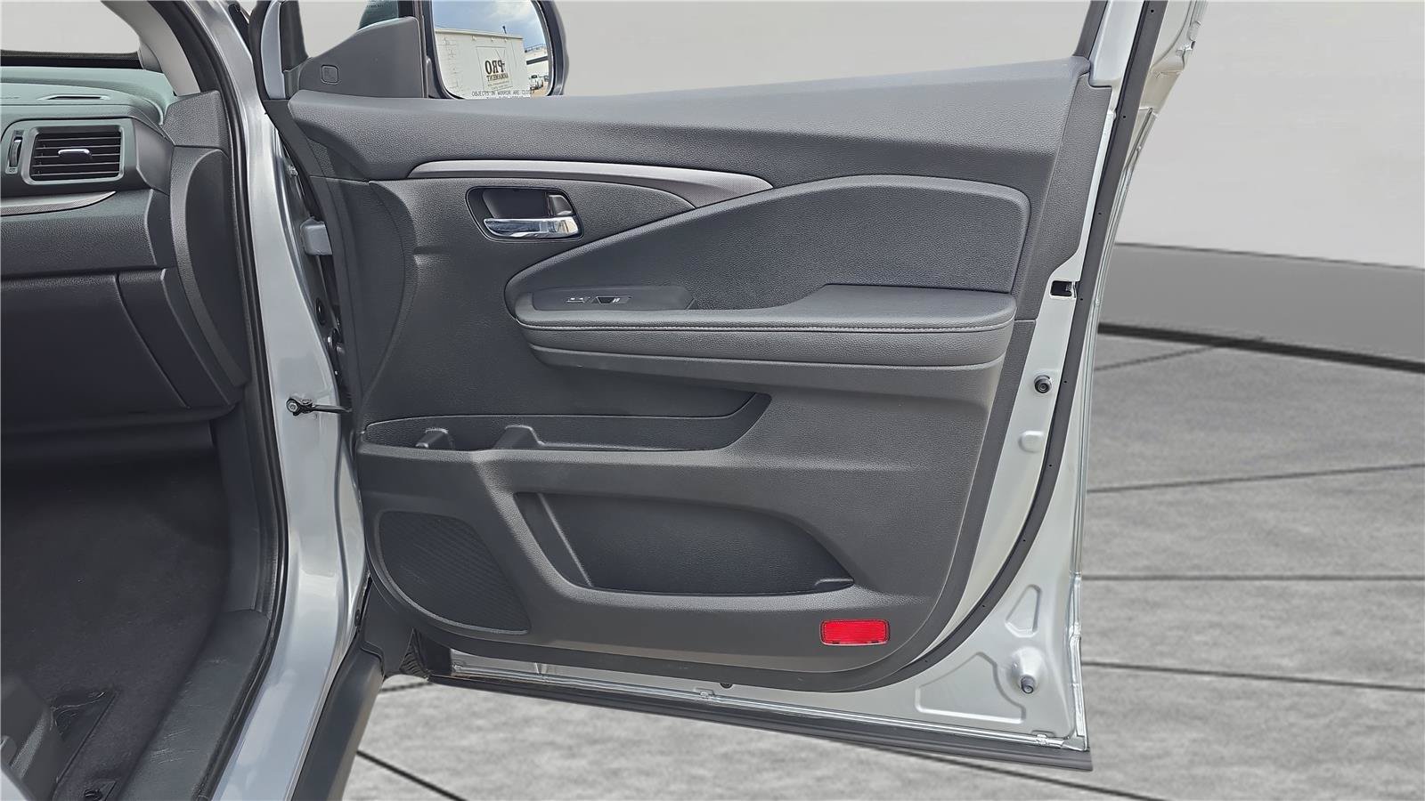 Used 2025 Honda Ridgeline RTL image 15