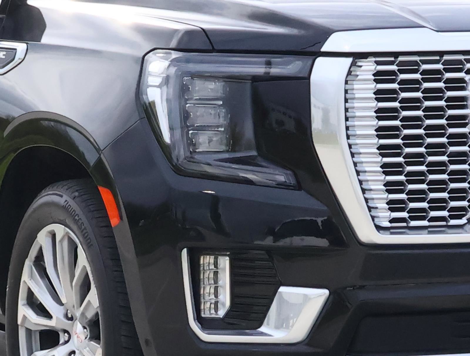 Used 2023 GMC Yukon XL Denali w/ Denali Reserve Package image 7