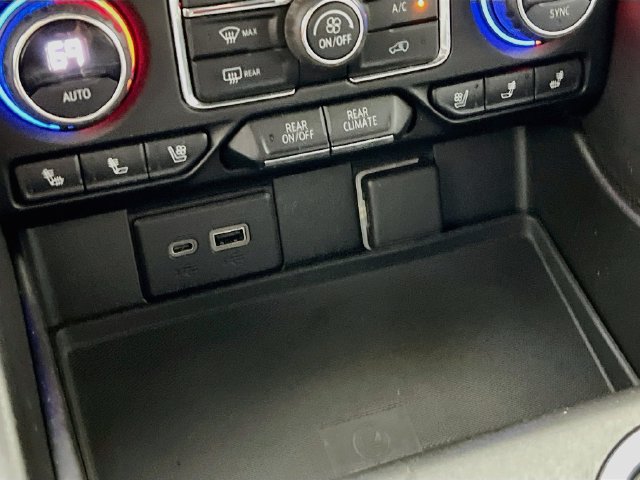 Used 2022 Chevrolet Tahoe Premier AWD/4WD image 21