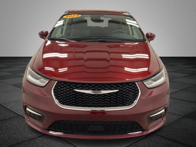 Used 2022 Chrysler Pacifica Touring-L image 2