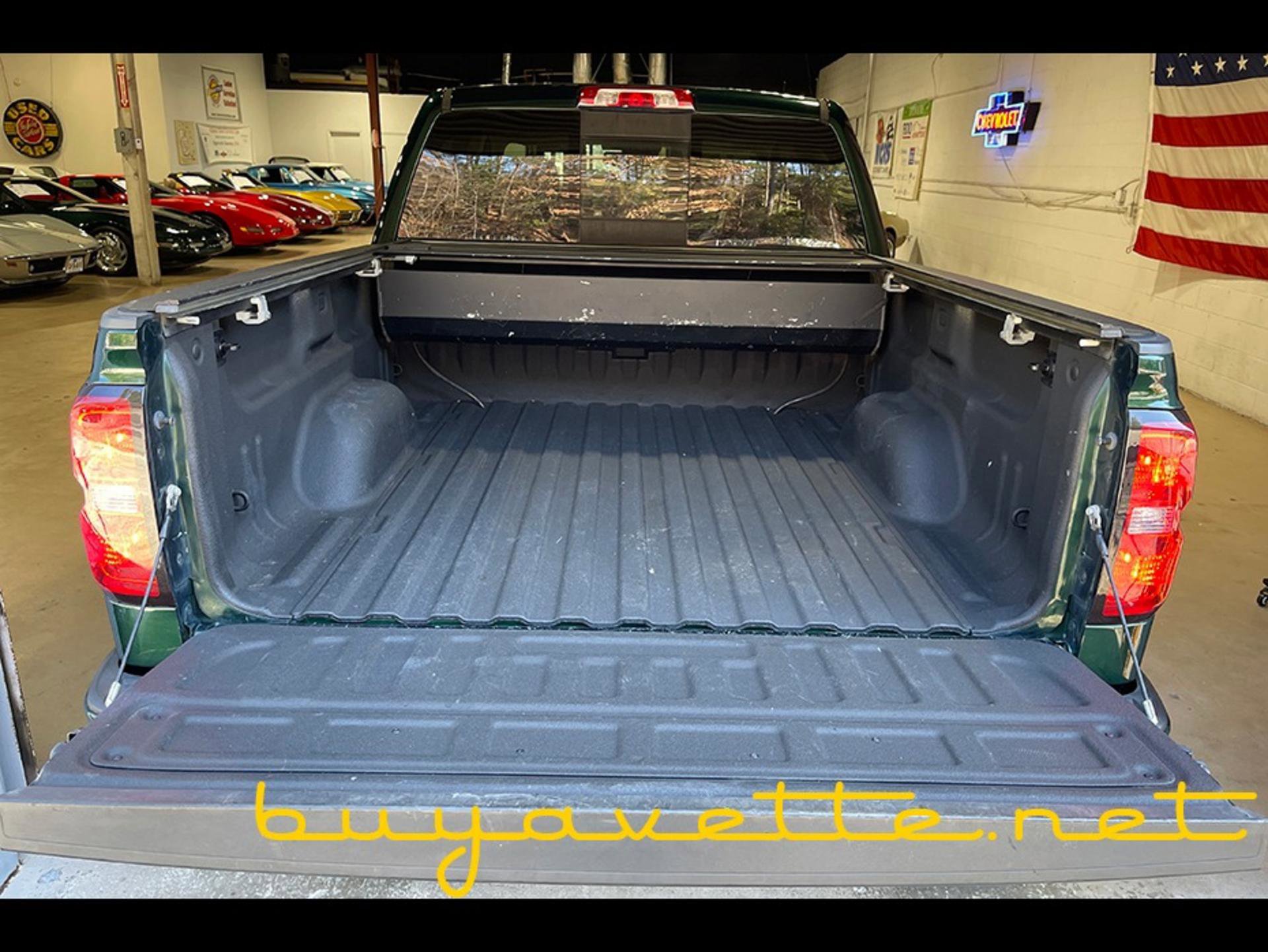 Used 2015 Chevrolet Silverado 1500 High Country w/ High Country Premium Package image 28